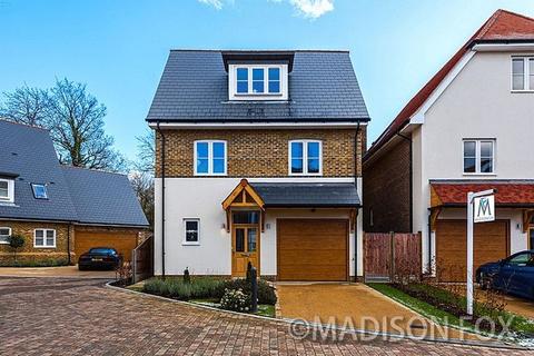 4 Bedroom Detached House For Sale Chigwell Village Chigwell 4 Bedroom Detached House For Sale Chigwell Village Chigwell