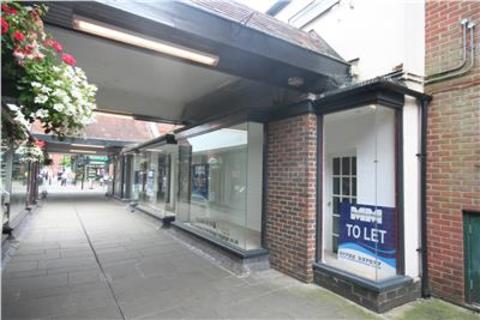 Shop to rent - Catherine Street, Salisbury, SP1 2DD