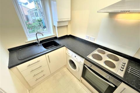 1 bedroom ground floor flat to rent, New Park Grove, Farsley