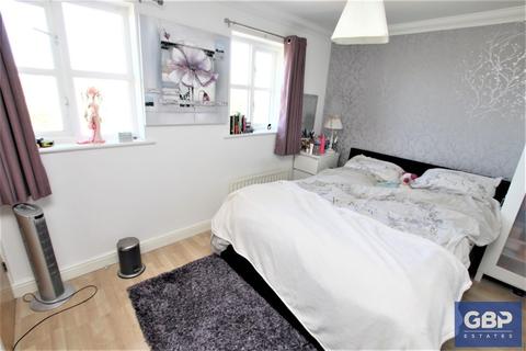 2 bedroom flat to rent - Monkwood Close, Romford