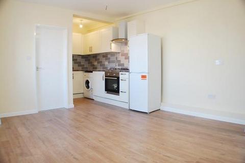 1 bedroom flat to rent, New Broadway, Hillingdon, UB10