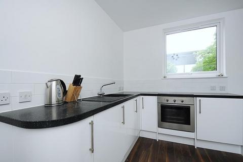 1 bedroom flat to rent, Victoria Villas,  Richmond,  TW9