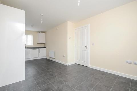 1 bedroom maisonette to rent - Auralia Close,  Aylesbury,  HP18