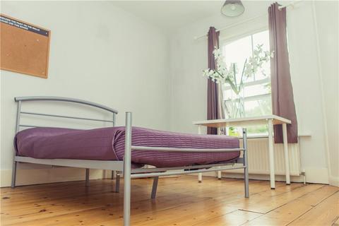 3 bedroom semi-detached house to rent, Ludlow Road, Guildford, Surrey, GU2
