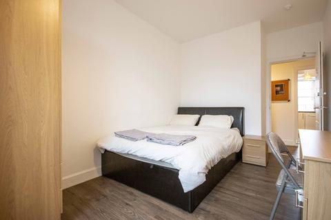 1 bedroom property to rent - Nicolson Street Edinburgh EH8 9EH United Kingdom
