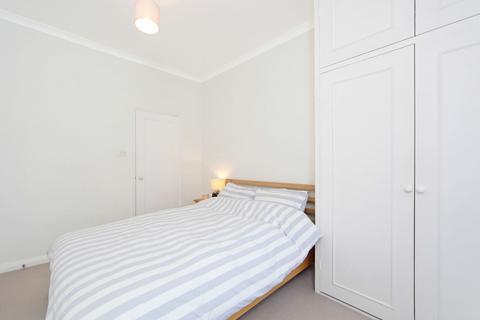 3 bedroom flat to rent, Portland Road, London, W11