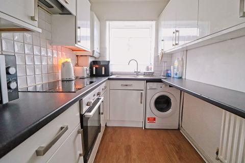2 bedroom bungalow for sale, Eastern Avenue, South Benfleet