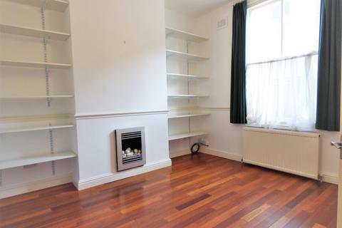 2 bedroom terraced house to rent, Tatton Road, Sale