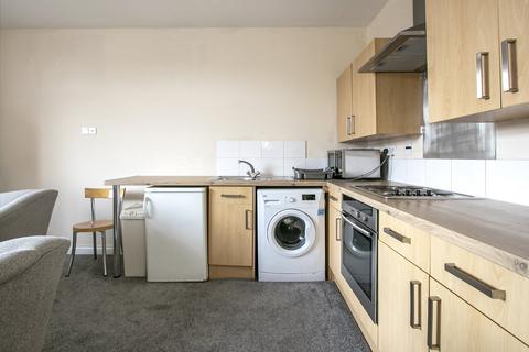 2 bedroom flat to rent, Wycliffe Road, Winton