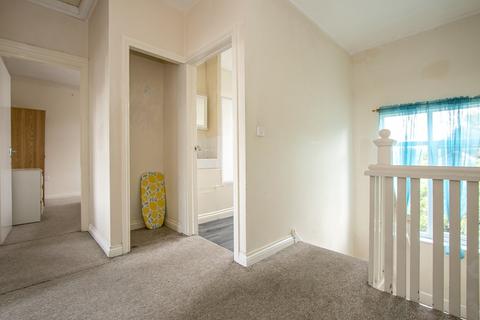 2 bedroom flat to rent, Wycliffe Road, Winton