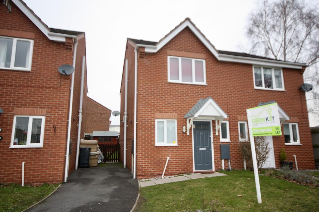 Wentworth Way, Lincoln 2 bed semidetached house £650 pcm (£150 pw)