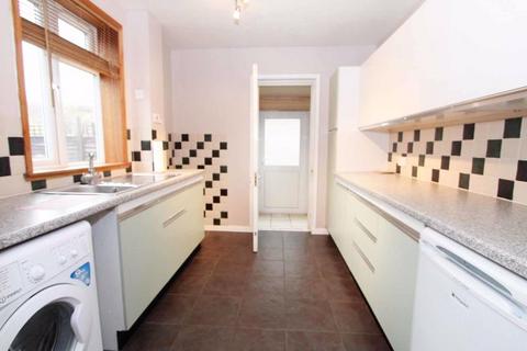 3 bedroom semi-detached house to rent, Gosling Close, Greenford