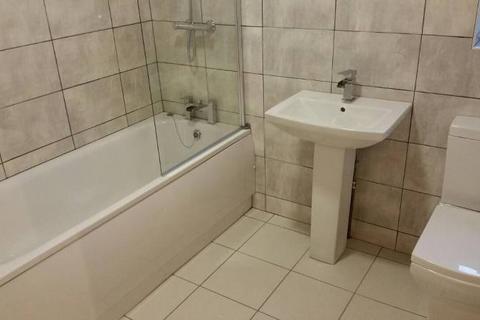 2 bedroom flat to rent, Kingsway, Burnage, Manchester M19