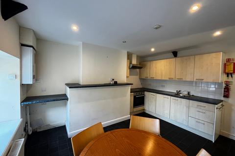 2 bedroom flat to rent, Broad Street, Wrington, Bristol BS40