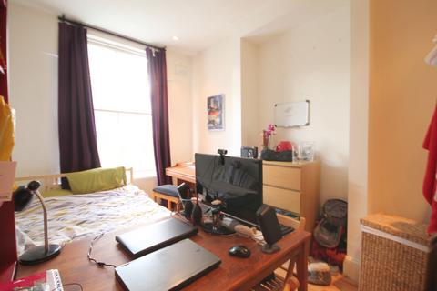 2 bedroom flat to rent, Hartham Road, Islington, N7