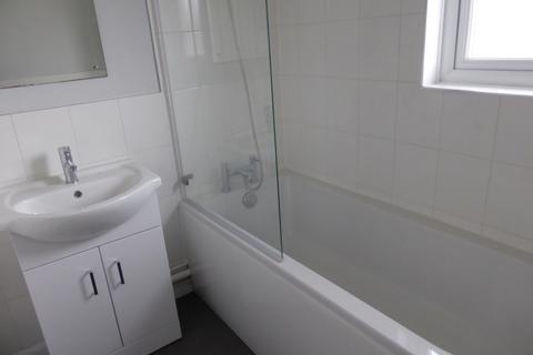 1 bedroom terraced house to rent, Stepney Close, Crawley