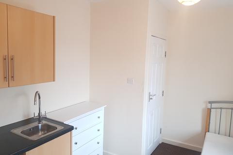 1 bedroom in a house share to rent - Holmcroft Road, Stafford ST16