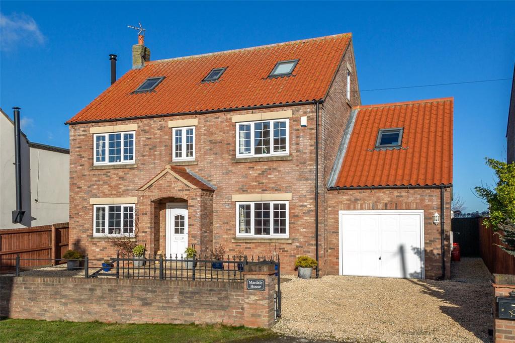 Hillam Road, Gateforth, Selby, YO8 5 bed detached house £375,000
