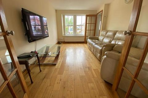 3 bedroom detached house to rent, Savages Wood Road, Bristol