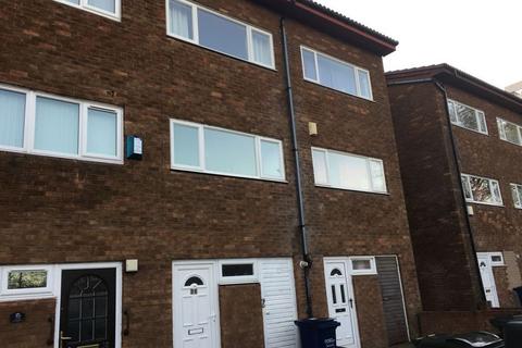 3 bedroom townhouse to rent, Langhorn Close, Newcastle upon Tyne NE6