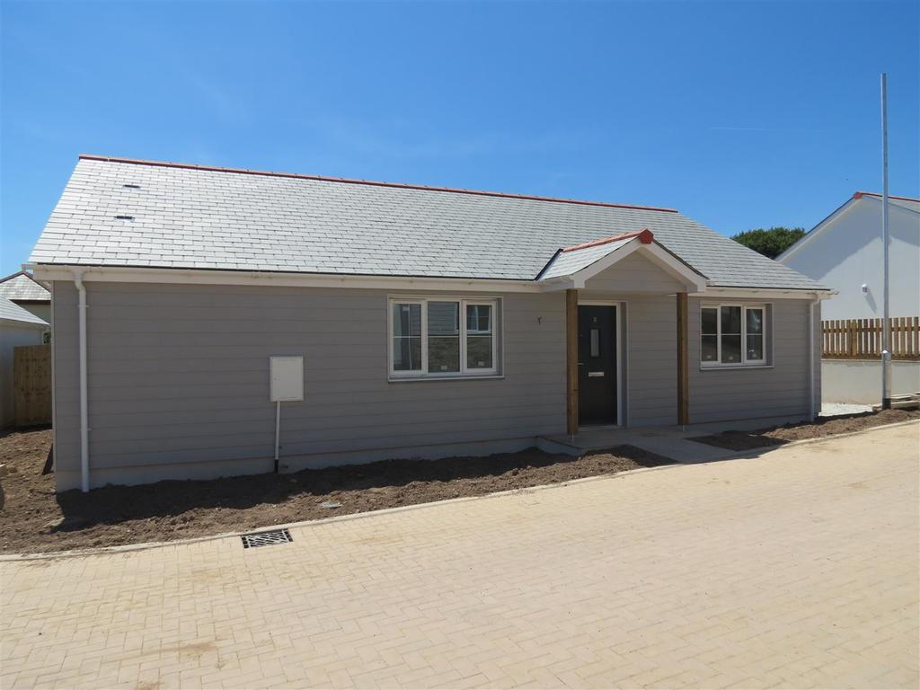 Menear Road, St. Austell 3 bed detached bungalow £260,000