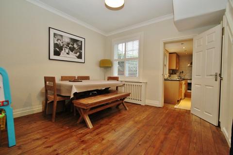 2 bedroom terraced house to rent, Halstead Road, Wanstead
