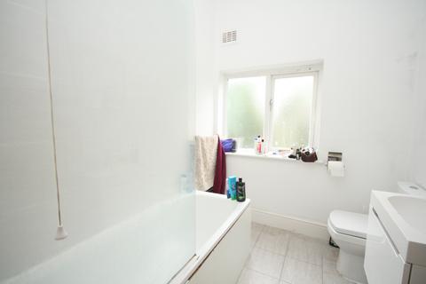 2 bedroom flat to rent, Hartham road, Holloway