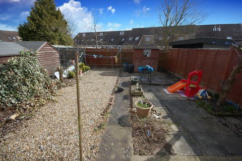 2 bedroom semi-detached house to rent, Stonecross Road, Hatfield