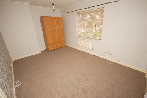 2 bedroom semi-detached house to rent, Stonecross Road, Hatfield