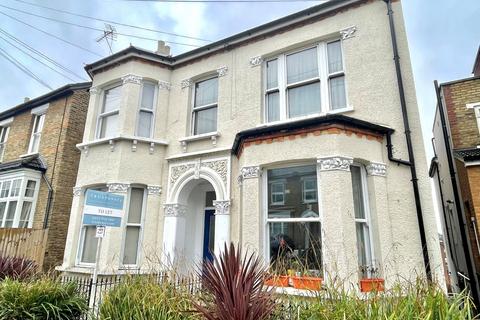Studio to rent, Ravensbourne Road, Bromley BR1