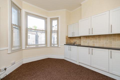 Studio to rent, Ravensbourne Road, Bromley BR1