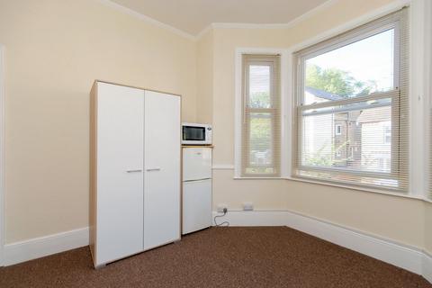 Studio to rent, Ravensbourne Road, Bromley BR1