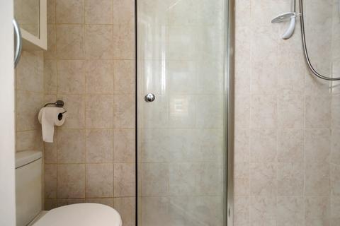 Studio to rent, Ravensbourne Road, Bromley BR1