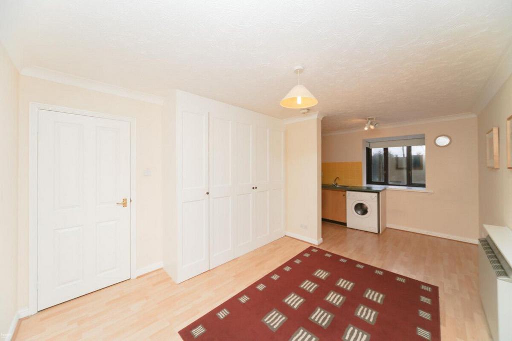 Studio to rent