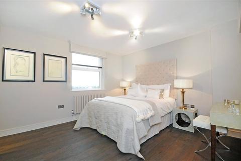 3 bedroom detached house to rent, St. Johns Wood Park, St. Johns Wood, London, NW8