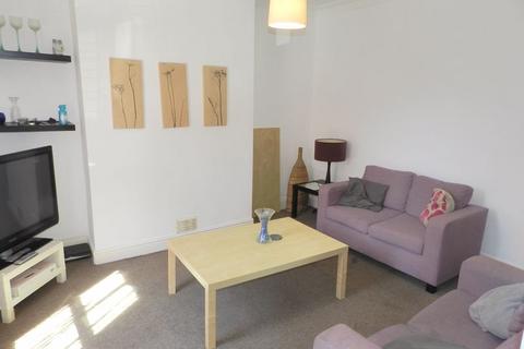 3 bedroom terraced house to rent, Vicarage Place, Kirkstall, Leeds
