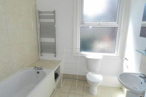 3 bedroom terraced house to rent, Vicarage Place, Kirkstall, Leeds