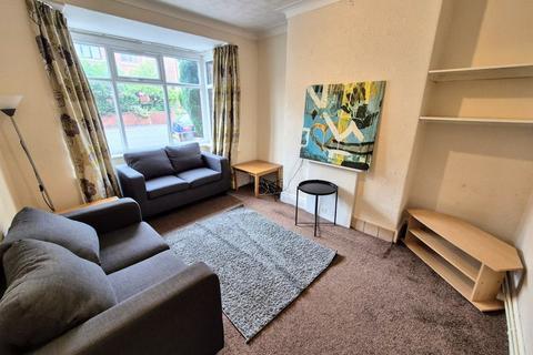 4 bedroom terraced house to rent, Mayville Road, Hyde Park, Leeds
