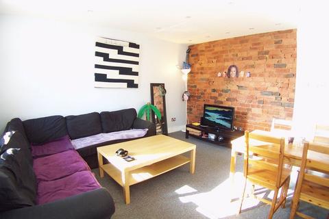 4 bedroom terraced house to rent, Granby Terrace, Leeds