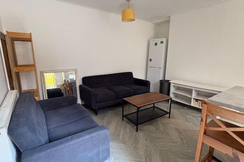 3 bedroom terraced house to rent, Pearson Terrace, Hyde Park, Leeds