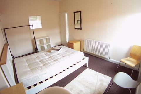 3 bedroom terraced house to rent - Providence Road, Leeds