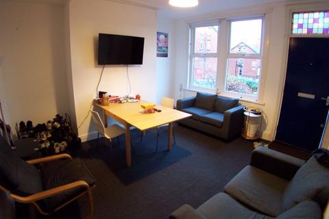 3 bedroom terraced house to rent, Beechwood View, Burley, Leeds