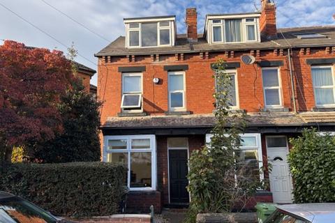 4 bedroom terraced house to rent, Newport View, Headingley, Leeds
