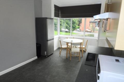 4 bedroom end of terrace house to rent, Talbot Mount, Burley, Leeds