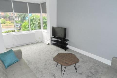 4 bedroom end of terrace house to rent, Talbot Mount, Burley, Leeds