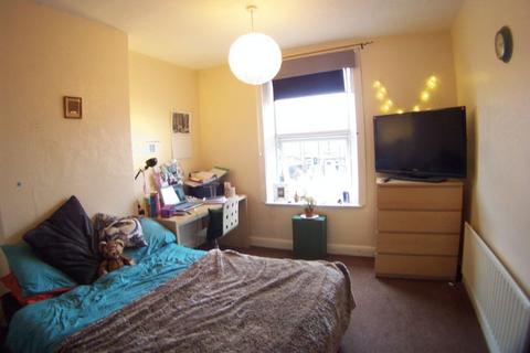 3 bedroom terraced house to rent, Hessle Street