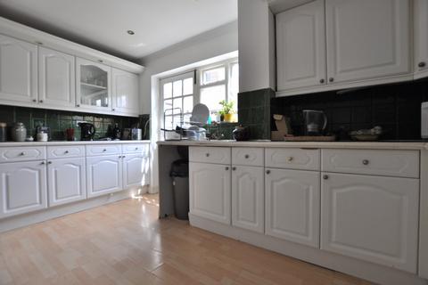 4 bedroom detached house to rent, Gascoigne Place, London E2