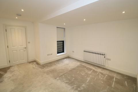 1 bedroom end of terrace house to rent, High Street, Dorking