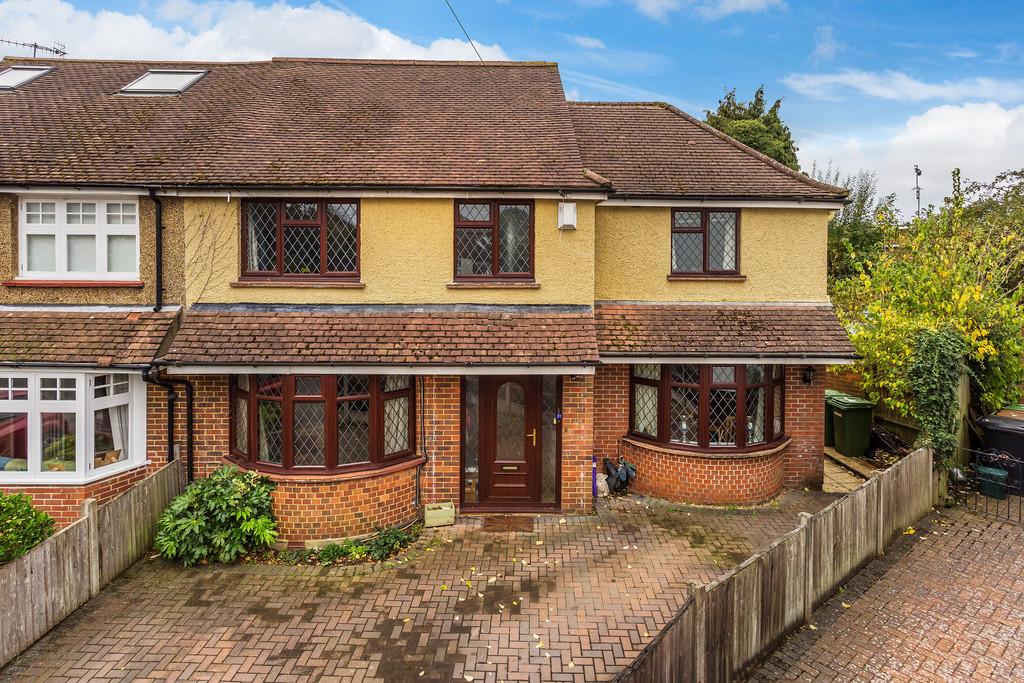 Fairfield Drive, Dorking 5 bed semidetached house for sale £825,000