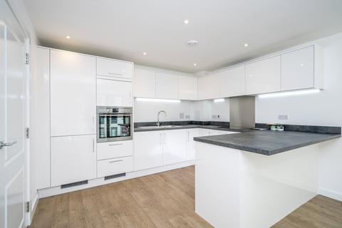 1 bedroom apartment to rent, Lapwing Heights, Waterside Way, London, N17